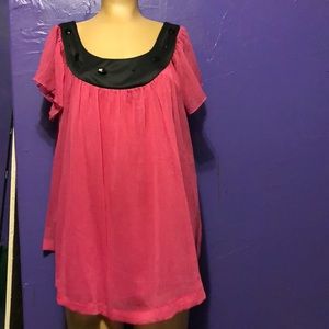 New Signature JMD Pink Top 1X with blk neckline